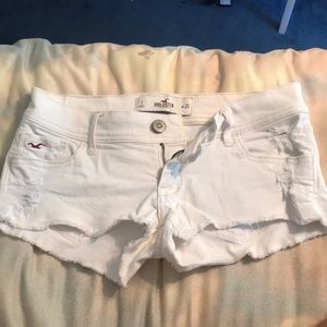 White Hollister shorts